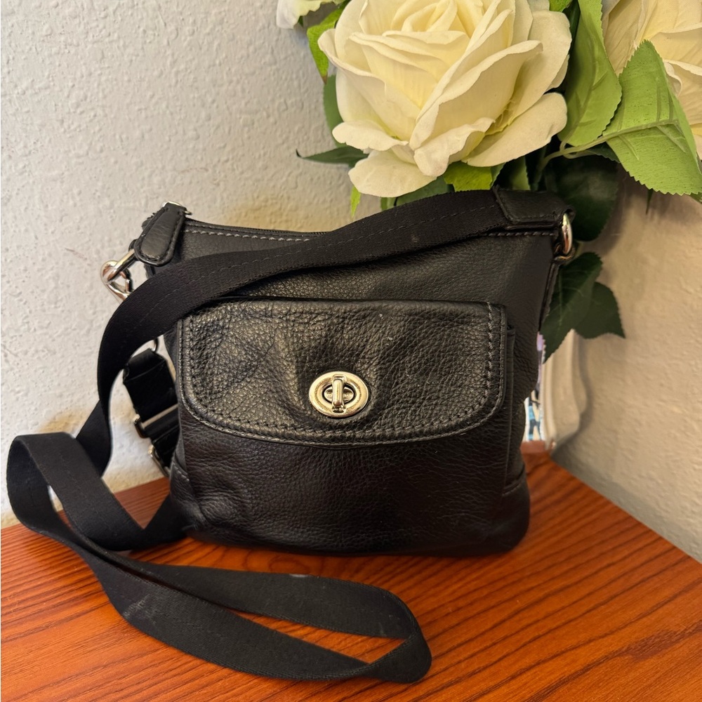 Coach Black Crossbody Bag Sleek and Stylish